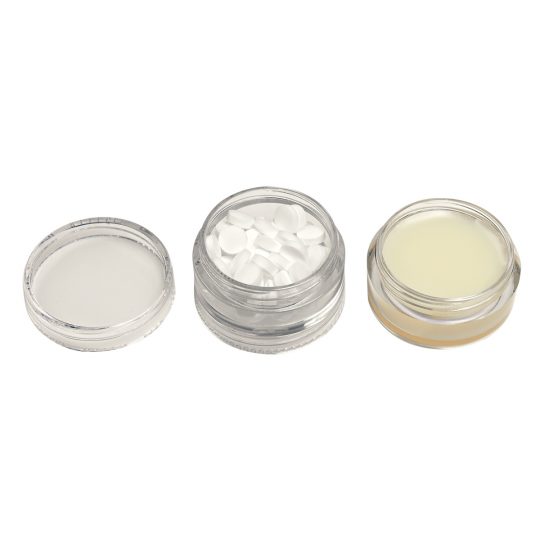 #CM 9218 Lip Moisturizer And Mint Combo